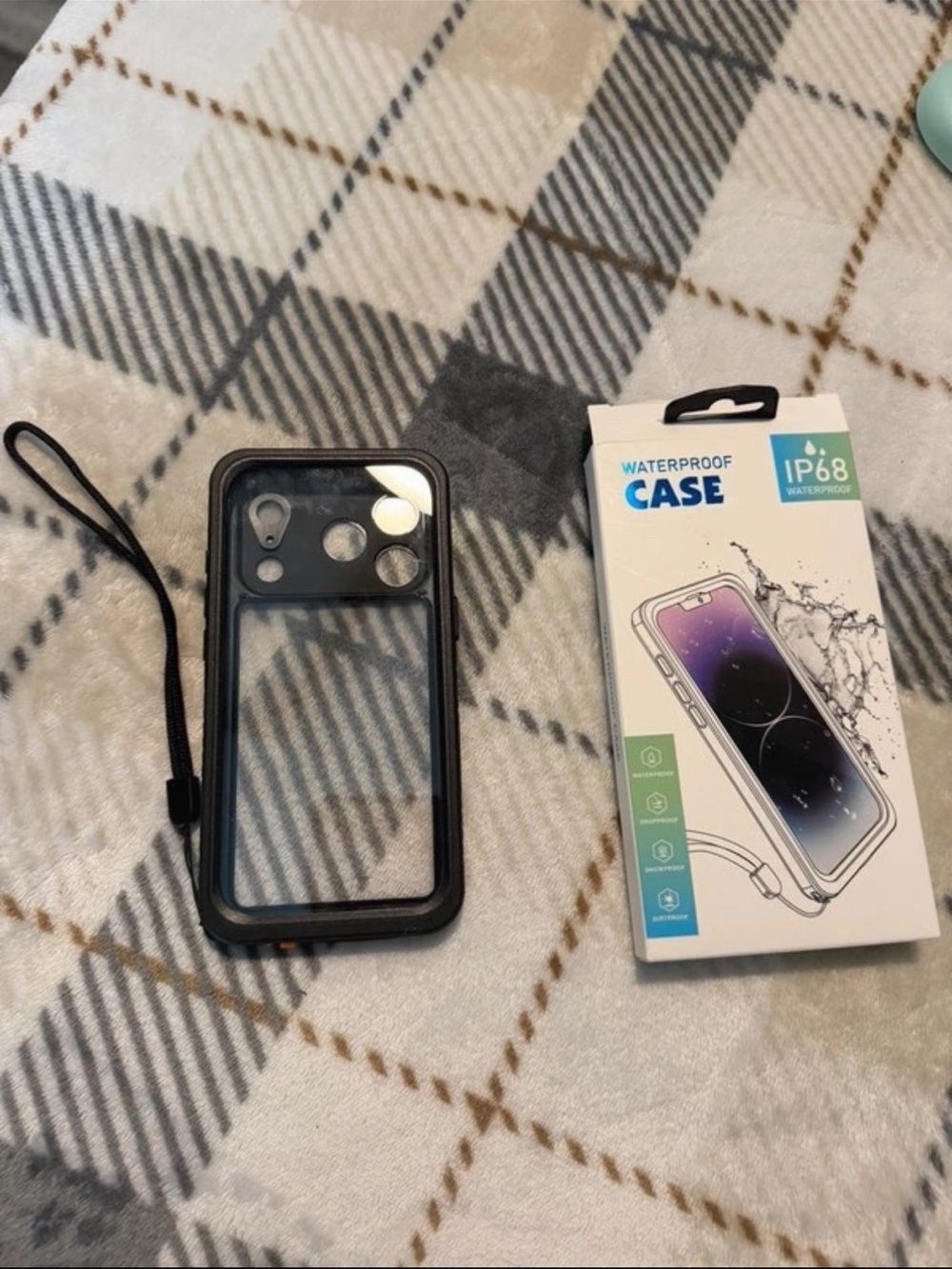 Waterproof Black Phone Case with Lanyard - iPhone 17 pro